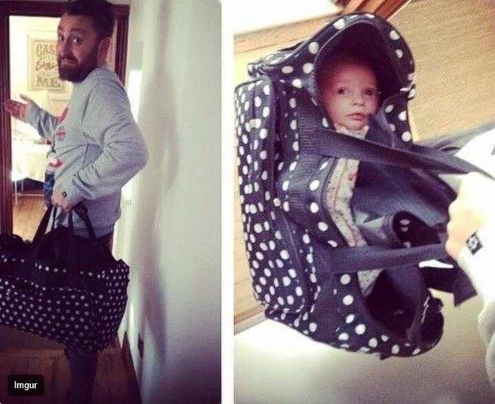 Mettre le bébé dans un sac... Littéralement