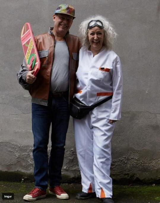 Ils ont habillé Marty McFly et Doc Brown