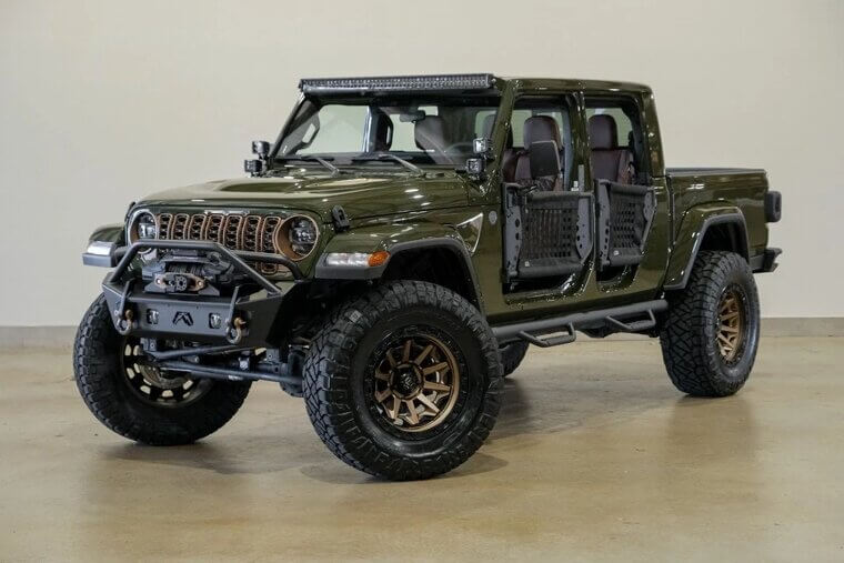 2024 Jeep Gladiator Sport 4X4 - $64,900