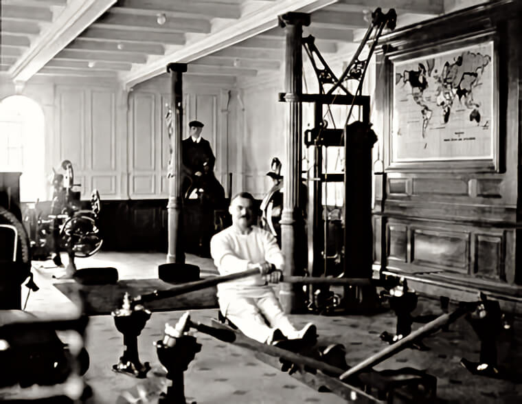 Она нервничала и с нетерпением ждала прибытия в пункт назначения.