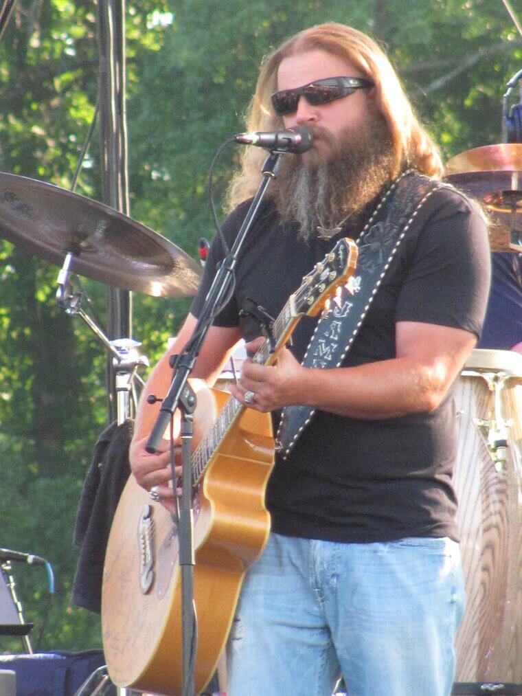 Old Family Photographs Prompt Jamey Johnson's Emotional Hit "In Color"