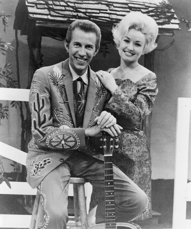 Dolly Parton Sings Farewell To Tearful Porter Wagoner With "I Will Always Love You"