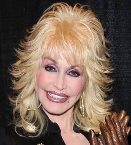 A Flirty Bank Teller Threatens Dolly Parton and Carl Dean's "Jolene" Marriage