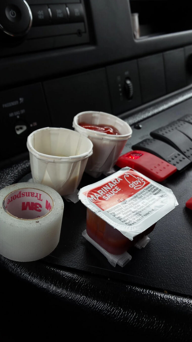 Keep Sauce Cups From Spilling in the Vehicle