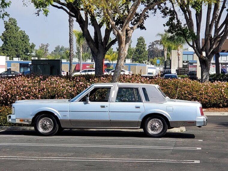 Lincoln Town Car