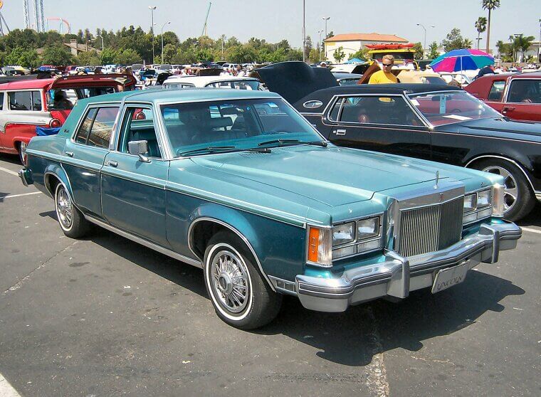Lincoln Versailles (1977-1980)