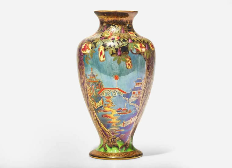Jarrones iridiscentes «Fairyland Lustre» de Wedgwood: valen más de 15 000 dólares por su arte caprichoso y pintado a mano