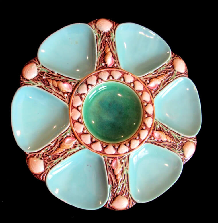 Platos figurativos de ostras «Majolica» de Minton: valen más de 800 dólares por sus divertidos diseños tridimensionales de la vida marina de la época victoriana