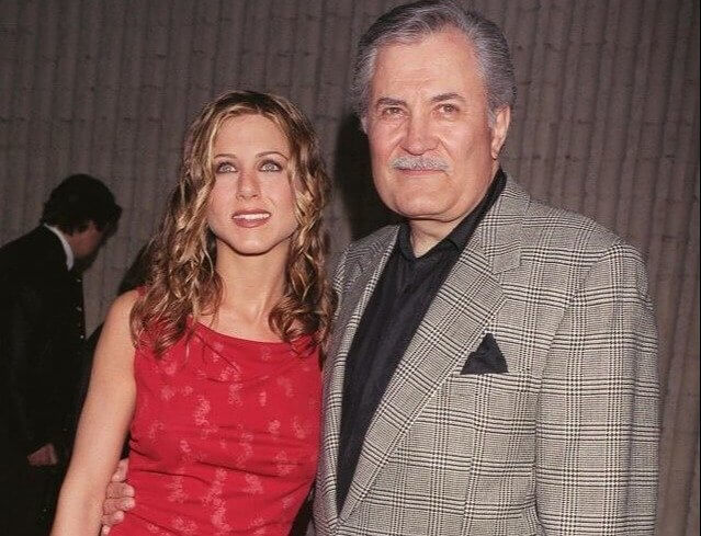 Дженнифер Энистон