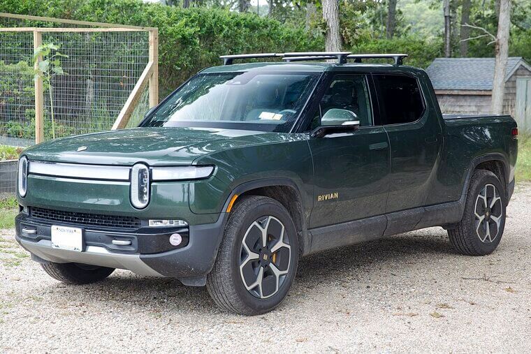 Rivian R1T (2022–2024)