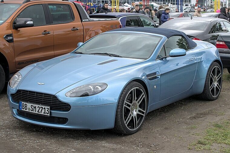 Aston Martin V8 Vantage (1977–1989)