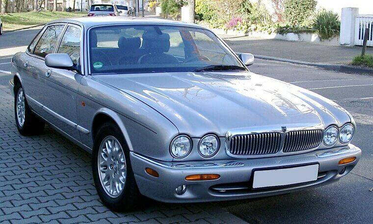 Jaguar XJR (X308) (1997–2003)