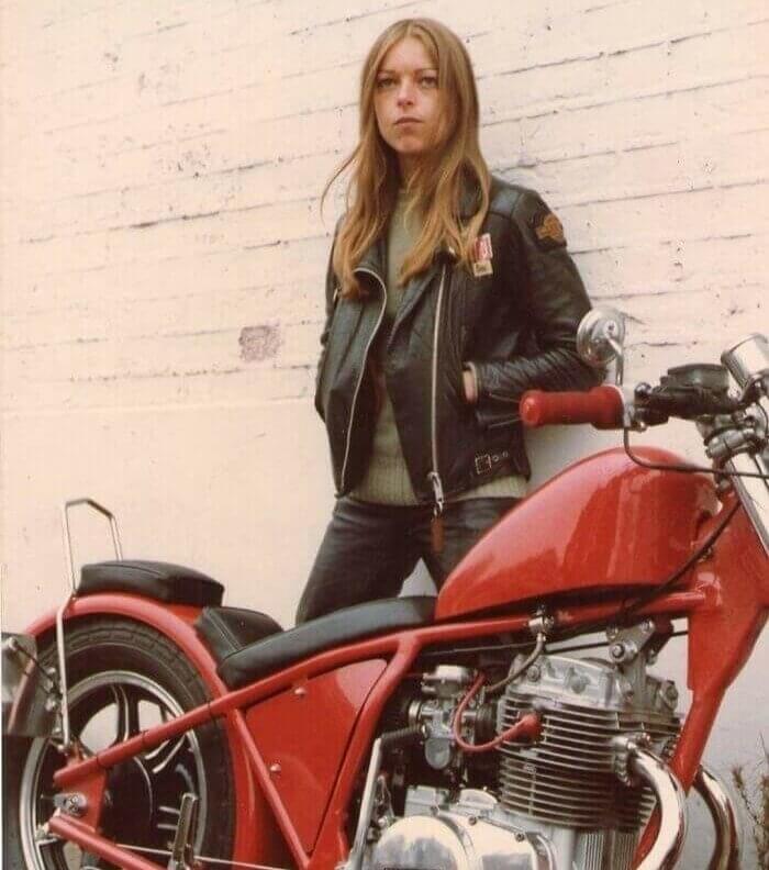 Mama Knows How To Build Her Bike