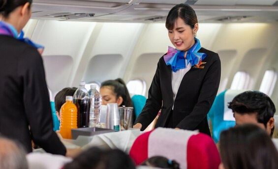 What Not to Eat on an Airplane for a Healthier Flight