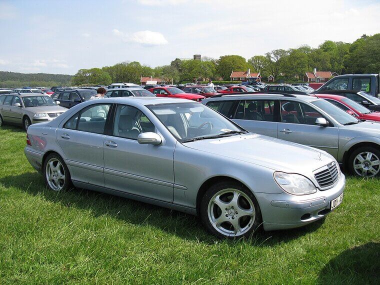 Mercedes-Benz S-Class (W220, 1998–2005)