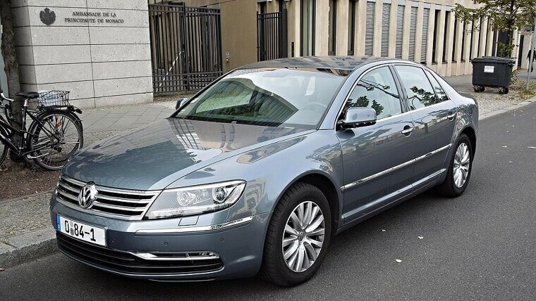 Volkswagen Phaeton (2002–2016)