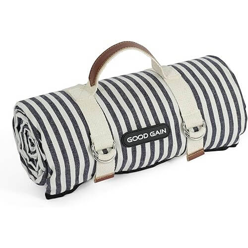 Portable Picnic Blanket that Makes Outdoors More Enjoyable. 