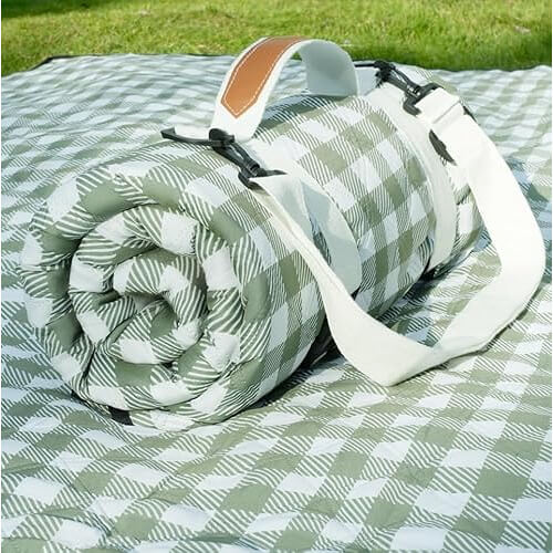 Adorable Picnic Blanket that Elevates Every Outdoor Gathering. 