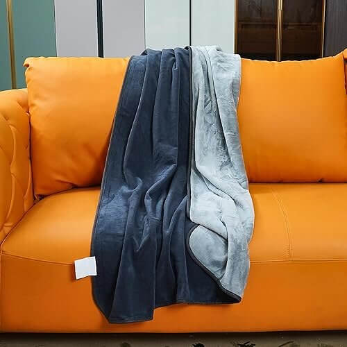 Protective Waterproof Blanket that Keeps Furniture Stain-Free. 