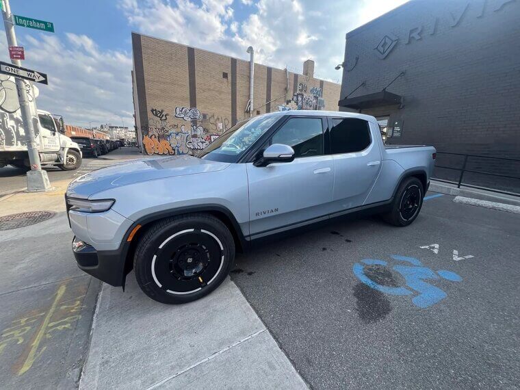 Rivian R1T Standard Pack