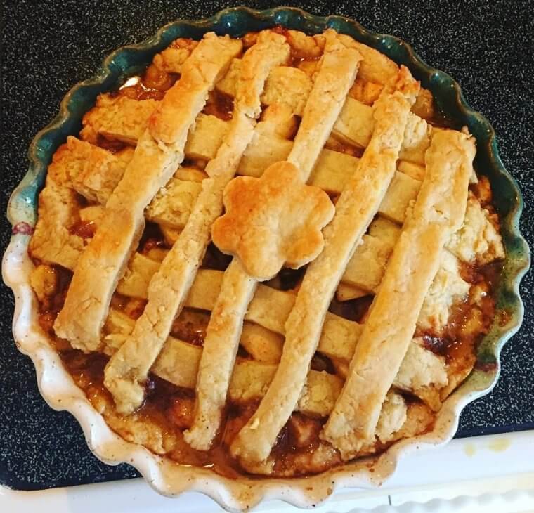 Укрась свой глинтвейн сидром с помощью решетки для пирога