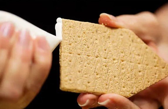 Сделай домик из грэм-крекеров