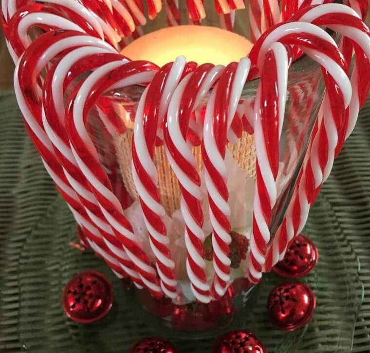 Сделай центральный элемент из конфетной трости