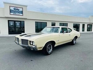 1972 Oldsmobile Cutlass - $27,900