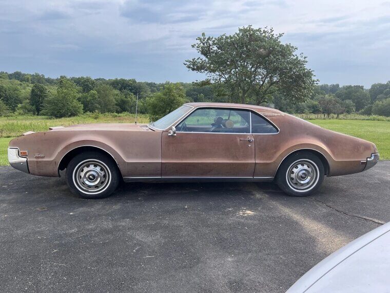 1966 Oldsmobile Toronado Deluxe - $8,500