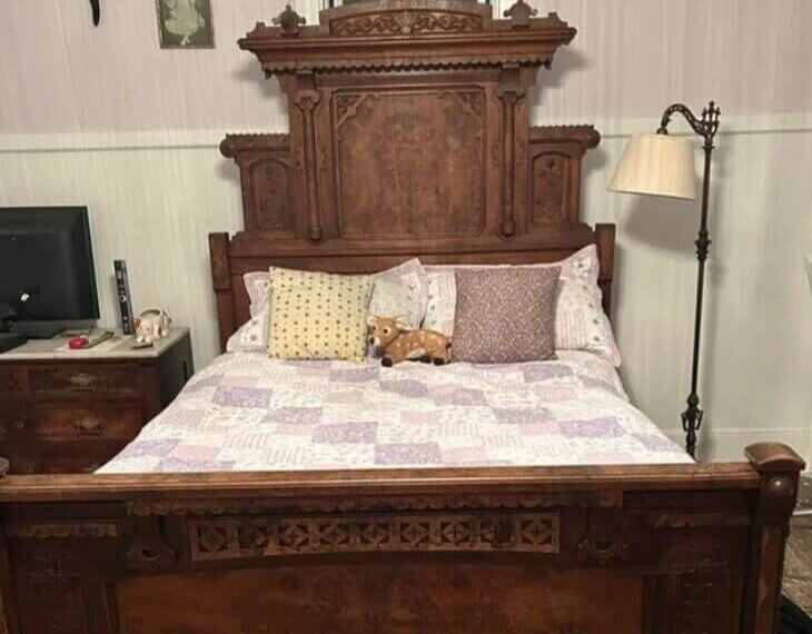 Antique Bed Frames: Timeless Elegance