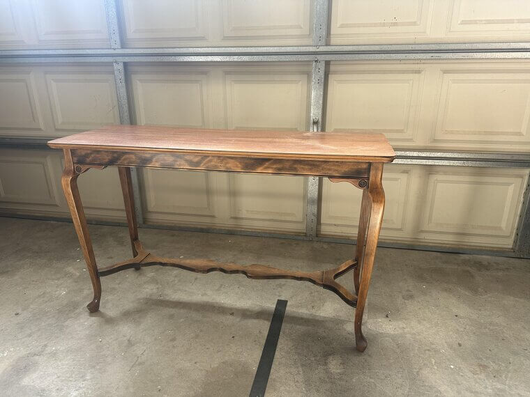 Elegant Console Tables for Stylish Flips