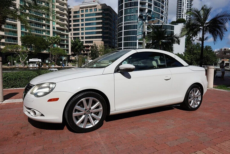 2011 Volkswagen Eos Convertible - $10,986.00