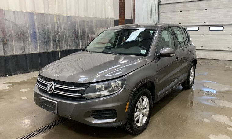 2012 Volkswagen Tiguan S 4Motion - $3,900.00