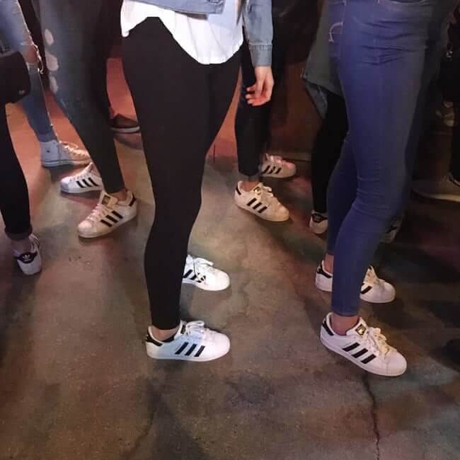 今のトレンド アディダス スーパースター