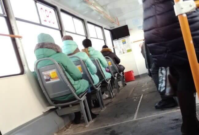 この冬のコートには大きなセールがあったに違いない。