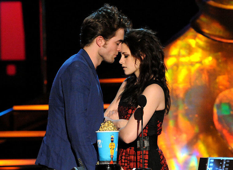 Kristen Stewart Publicly Apologized To Robert Pattinson