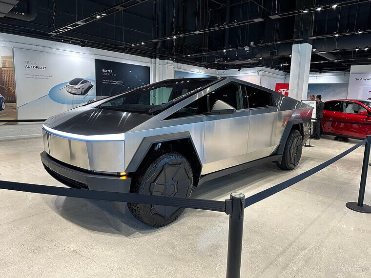 Tesla Cybertruck (2023)