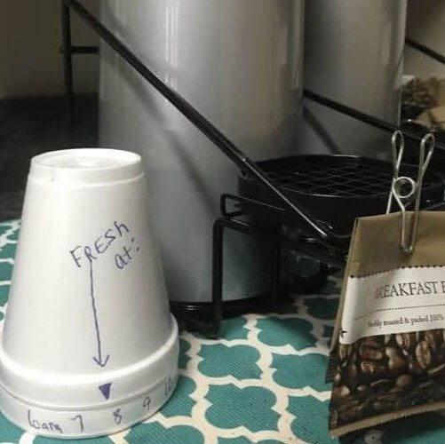 Certifique-se de que todos saibam se o café está fresco