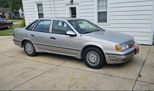 1989 Ford Taurus