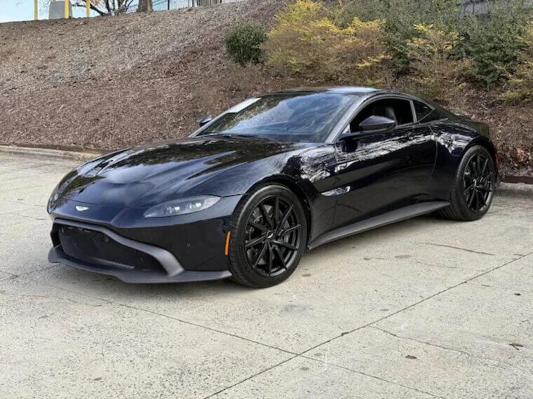 Aston Martin V12 Vantage