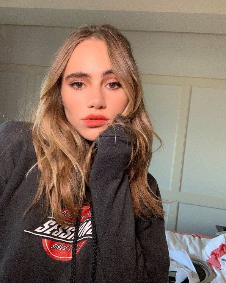 Suki Waterhouse Uses Coca-Cola To Keep Her Hair Shiny And Fresh