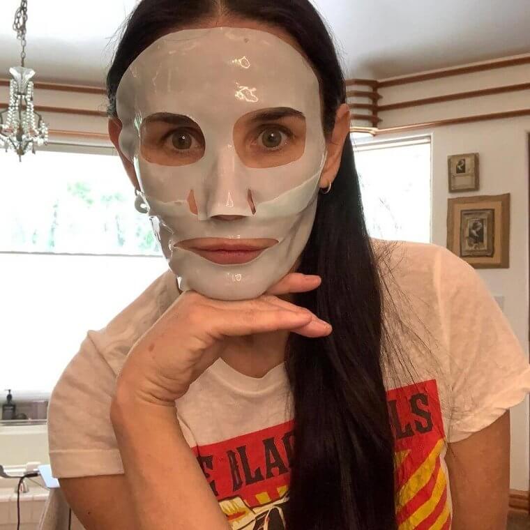 Demi Moore Uses Leeches To Detoxify Her Blood