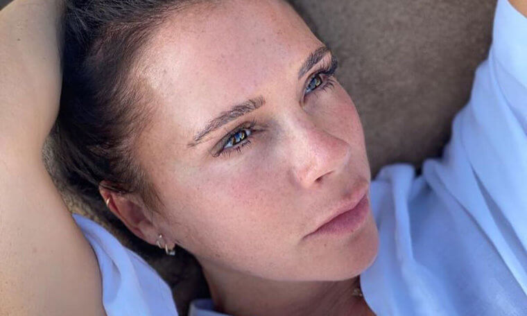 Victoria Beckham Keeps Her Skin Clear With A Geisha Facial