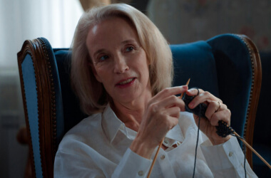 Turn Your Hobby Into a Paycheck: Side Gigs for Creative Seniors