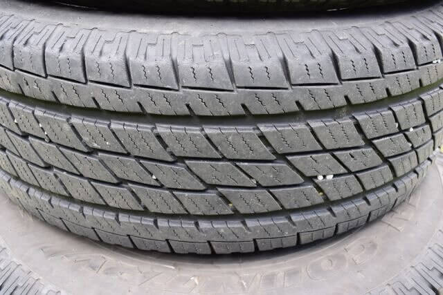 The Tire Tread "Penny Trick": How Tires Reveal Suspension Secrets