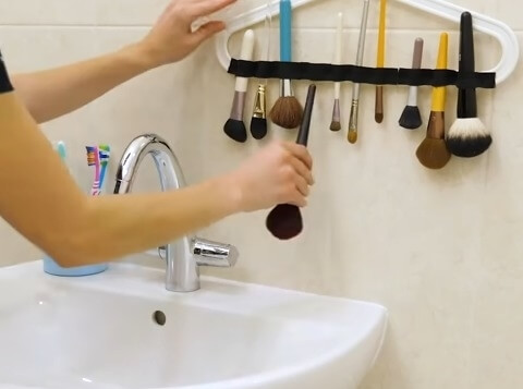Hanging Make-Up Brushes
