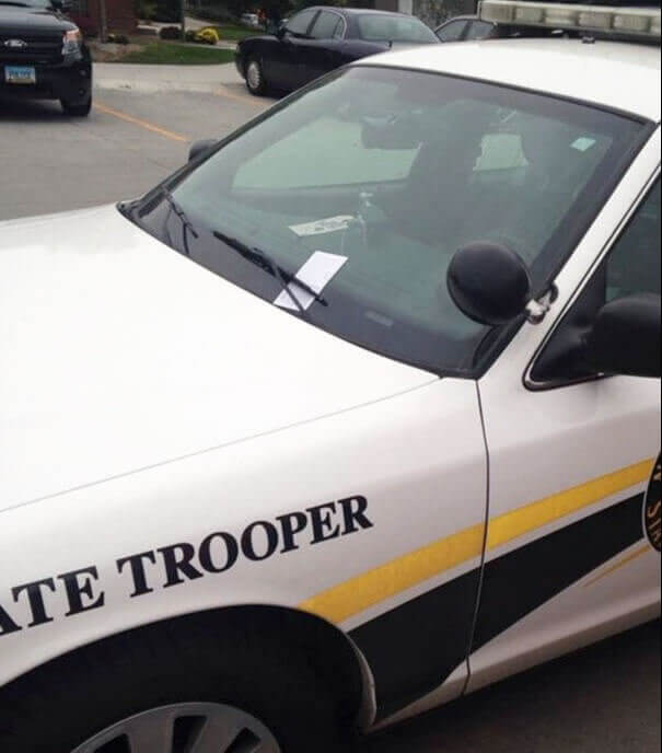 警察だからと言って駐禁を取られないわけじゃないんやで!