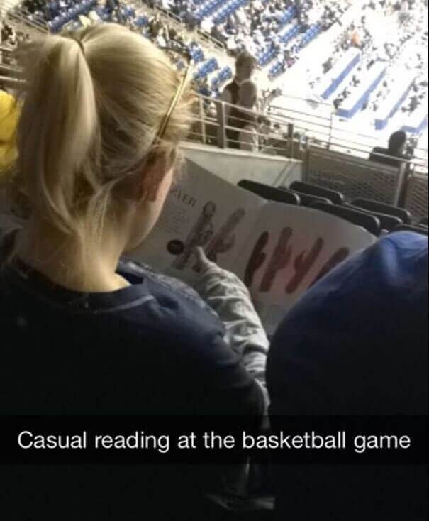 なにもそこで見なくても...