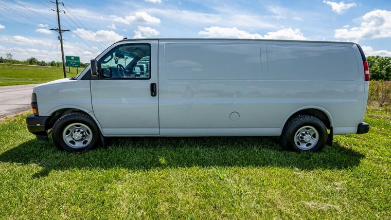 2018 Chevrolet Express 3500 - $14,900