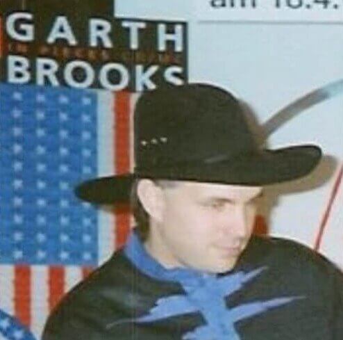 Garth Brooks's 1990s Hat-Hair Ringlets Only Visible at the Nape of His Neck